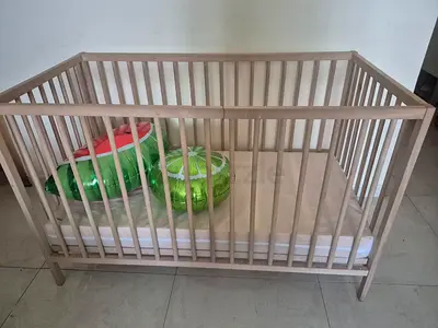 Wooden Baby Crib with Mattress - Light Natural Finish with mattress