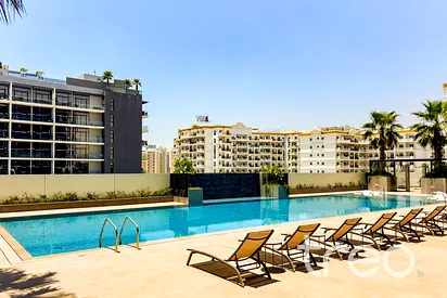 Fully furnished|Turn key and ready to move in