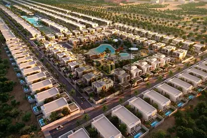 تملك حر | تاون هاوس فاخر 3 غرف نوم + غرفة خادمة | خطة سداد بعد التسليم | أفضل سعر للقدم المربع | بحيرة كريستالية | دقائق من طريق الإمارات ودبي