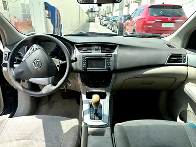 2015 Nissan TIIDA — фото 8