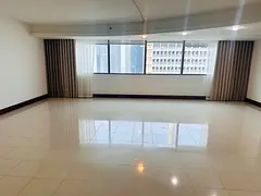 3BR SIMPLEX IN WTCR l SPACIOUS WITH STUNNING SEA AND CITY VIEW