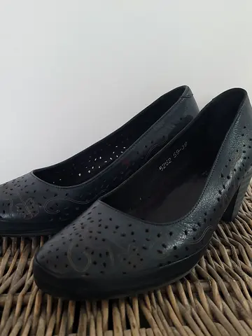 Women leather shoes, size 38, price 39 AED