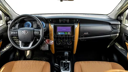 صورة 10 لـ 2025 Toyota FORTUNER