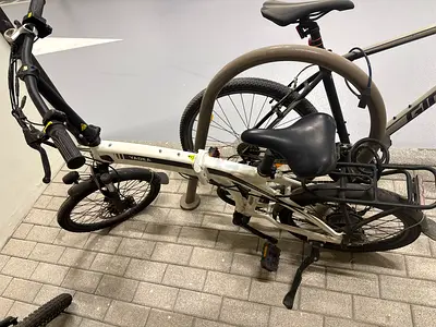 Foldable city bike - compact & commuter-ready (used) YADEA