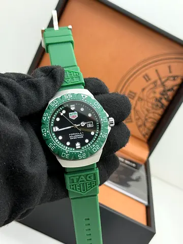 TAG HEUER formula 1 mens quartz watch