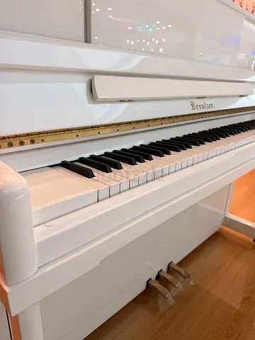 Kreutzer Upright Piano