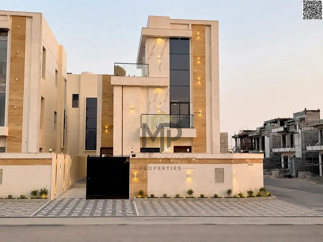 فيلا بتصميم عصري وراقي زوايه شارعين طابقين وروف // تملك حر لجميع الجنسيات / بسعر شامل رسوم التسجيل والتميلك