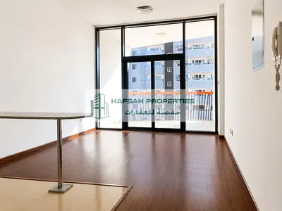 Modern Studio | Unfurnished | Balcony