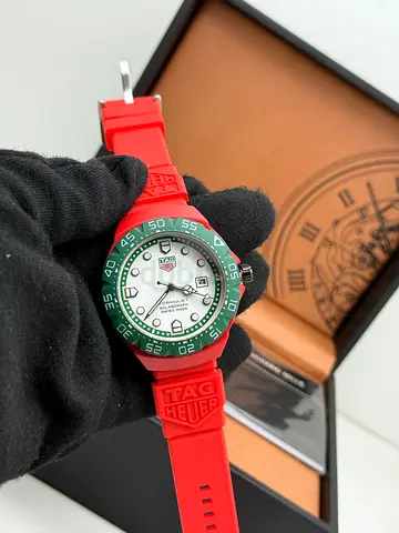 TAG HEUER formula 1 mens quartz watch