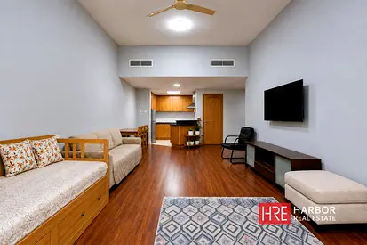 Fully Furnished 1BR | Upgraded | Near Metro