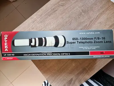 Opteka LR 1300 HD 650-1300mm F/8-16 Super Telephoto Zoom Lens (T-Mount)