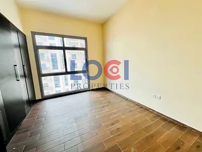 VACANT | CHILLER FREE | POOL VIEW w. STORAGE ROOM