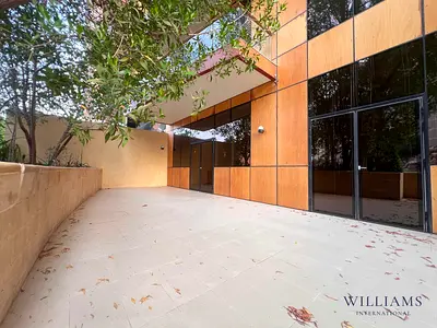 ELEGANT 1 BEDROOM WITH PRIVATE GARDEN