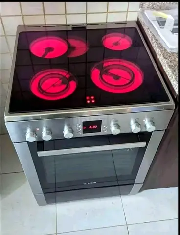 Bosch cooking range 60/60 Electric Ceramic Cooker with Oven - Good Working Condition, free delivery
