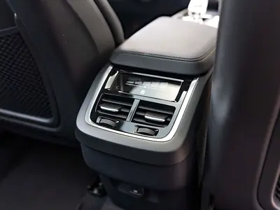 صورة مصغرة 18 لـ 2024 Volvo XC60