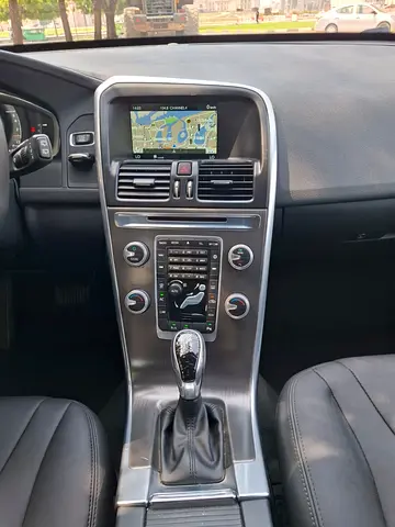 صورة 10 لـ 2016 Volvo XC60