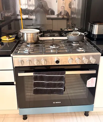 Bosch 90cm full gas cooker same like new
