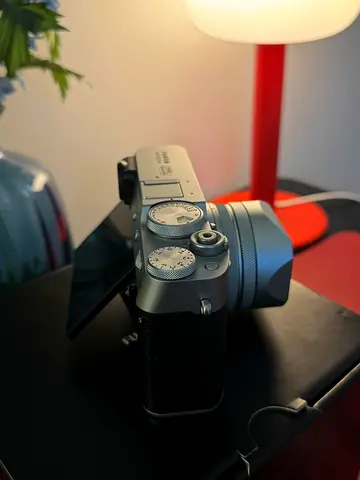 Fujifilm X100VI – Excellent Condition | 4,000 Shutter Count | Warranty