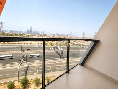 غرفة نوم واحدة غير مفروشة | بوابة بن غاطي | شرفة مطلة على الطريق