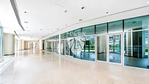 READY RETAIL | 4 PARKING | FOR SALE AND LEASE