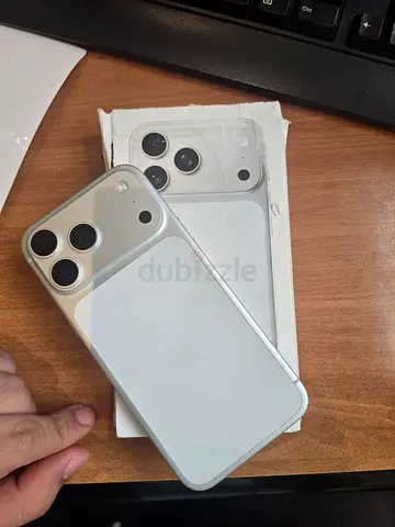 iPhone 17 Pro Max 256GB sliver (TDRA) Warranty until 31-Aug-2026