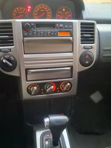 2011 Nissan X-TRAIL 照片 8
