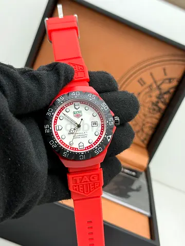 TAG HEUER formula 1 mens quartz watch