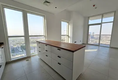 Bright Corner | Separate Kitchen | Spacious