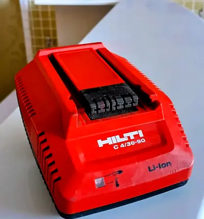 HILTI C4/36-90 CHARGER