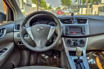 2015 Nissan TIIDA — фото 10