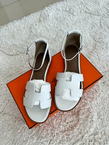Hermes Santorini sandals 100% authenti White leather women's sandals with ankle strap.