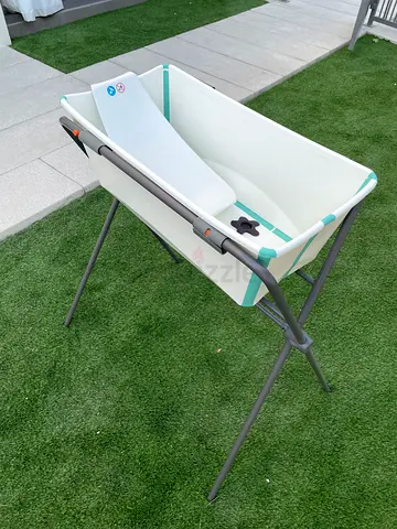 Baby bath tub with stand -land newborn inset - sturdy and easy to clean