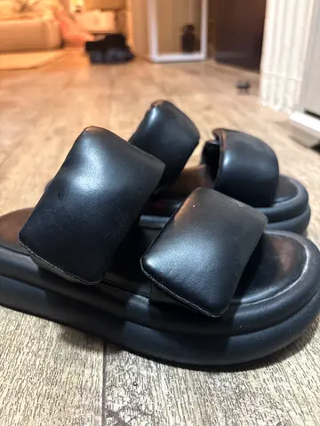 Black Padded Slide Sandals - Comfortable Casual Slides, Size Unknown japanese brand imported