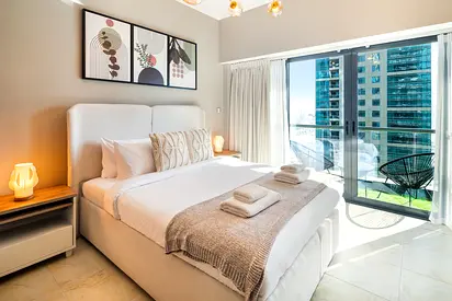 Stylish JLT Studio • Lake View | Pool+Marina Walk