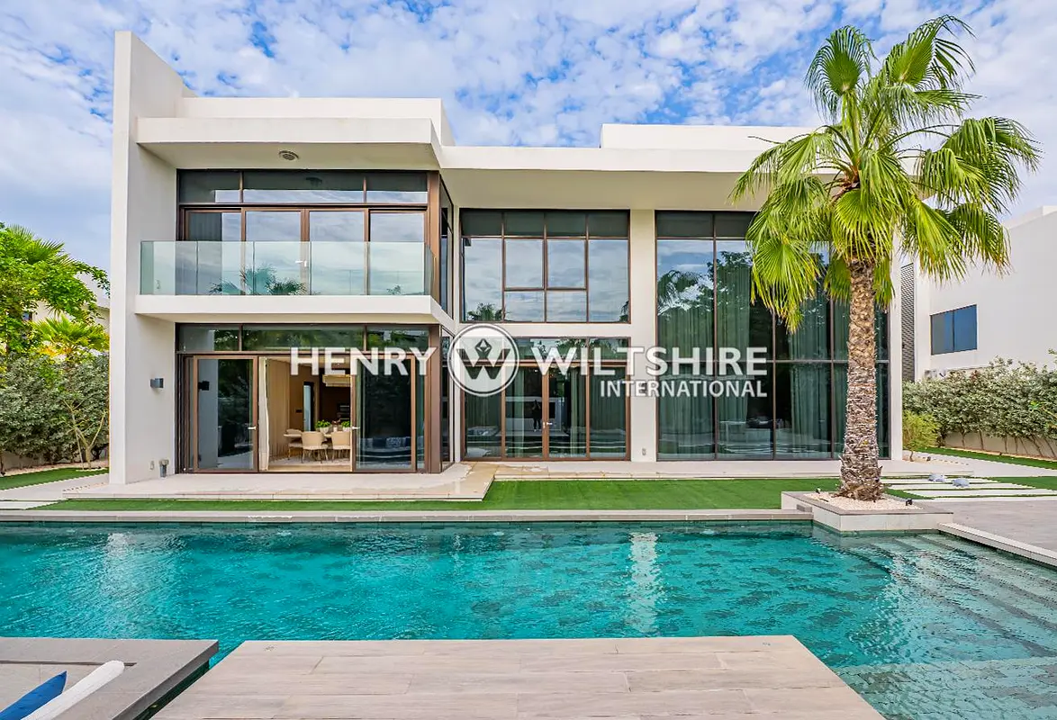 Luxury Family Home. Pool and Landscaping. View now
