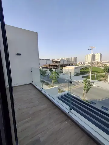 LAVISH 4 BR + MAIDS FOR SALE | VACANT UNIT| PRIME LOCATION