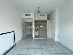 SPACIOUS 2 BEDROOM FAMILY BUILDING PRIME LOCATION