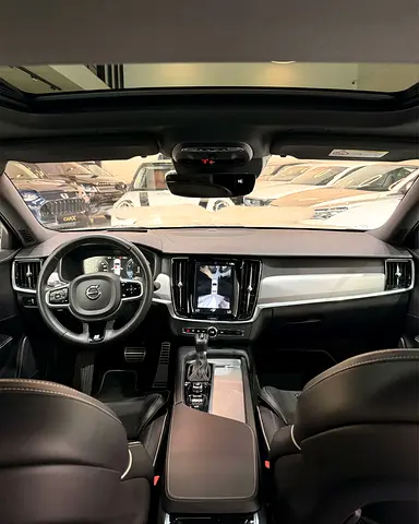 صورة 13 لـ 2019 Volvo S90