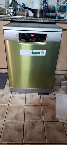 Bosch series 4 three racks dishwasher