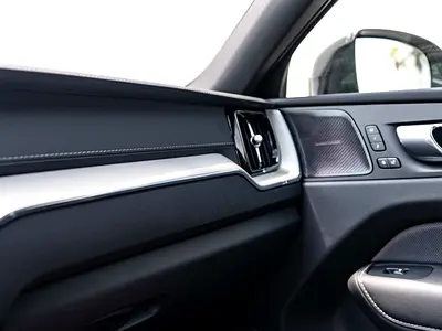 صورة 15 لـ 2024 Volvo XC60