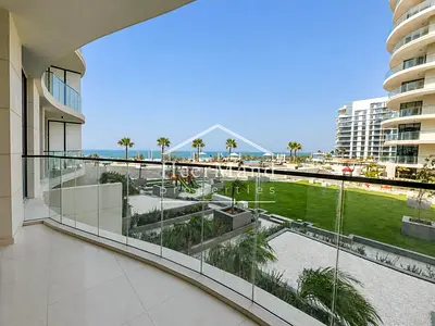 Ready to move|Partial sea view|Beach access