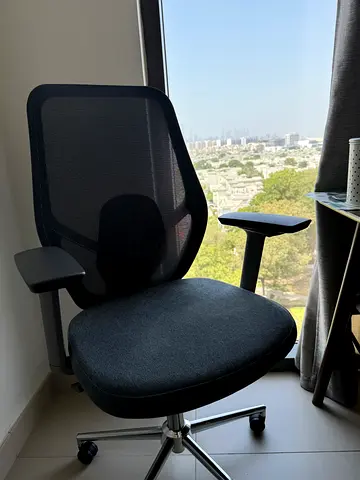 Home Box Office Chair!! Nearly Unused!! Very New!! With Warranty!!