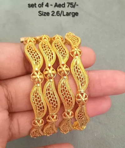 Gold plated bangle set(4 pcs)2.6/Large size ( 1 year colour guarantee)