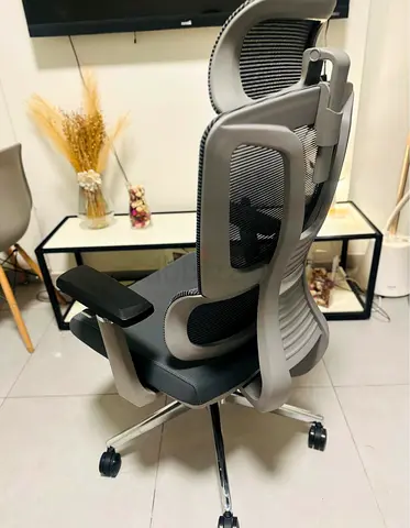 Ergonomic Mesh Office Chair with Headrest - new