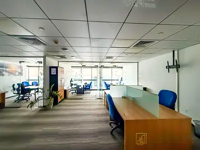 Modern Space | Lake View | Vacant