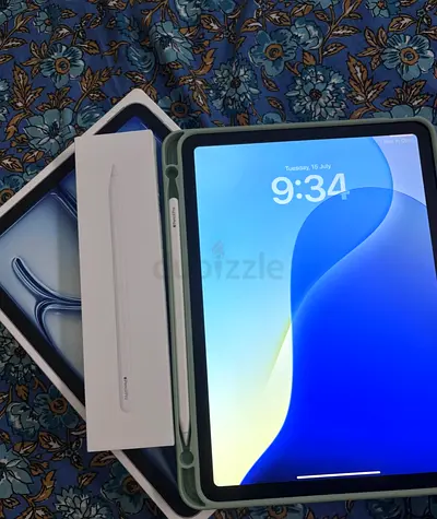 Apple iPad (with Apple Pencil) - Excellent Condition used only for 5 months