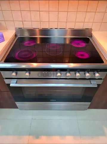 Siemens Electric Cooking Range with 5 Ceramic Zones