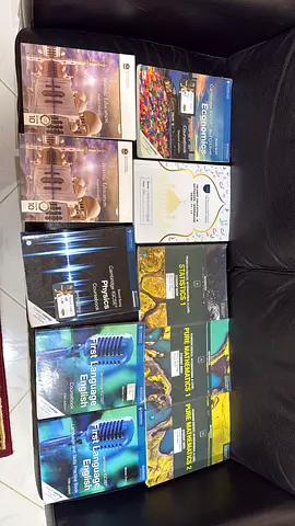 Books for sale 30 Aed