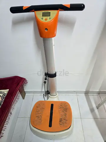 Vibration platform exercise machine with display - good condition