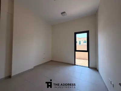 الطابق الأرضي بغرفتي نوم | مساحة خارجية خاصة | جناين أفينيو مردف